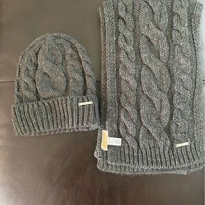 Michale Kors cable knit grey sweater hat and scarf set